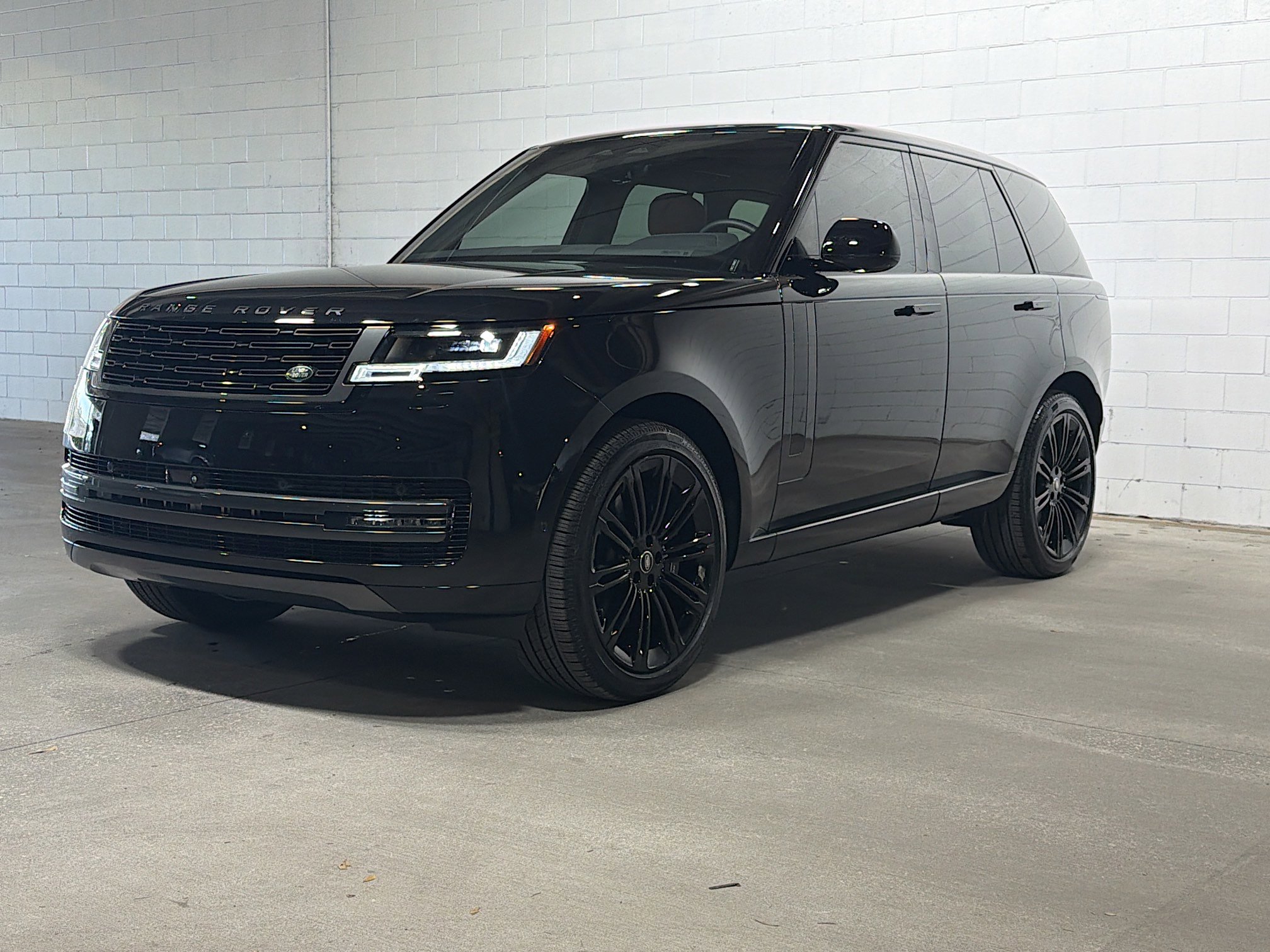 2025 Land Rover Range Rover SE's photo