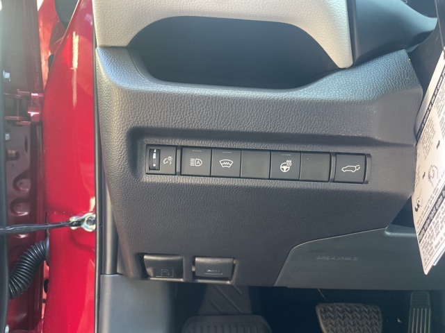 2025 Toyota RAV4 XLE photo 19