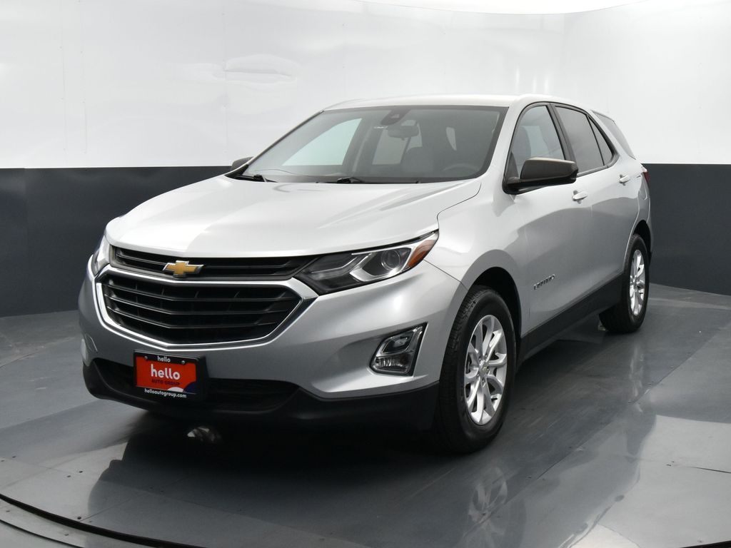 2021 Chevrolet Equinox LS photo 3