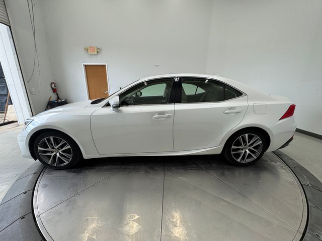 2019 Lexus IS 300 photo 15