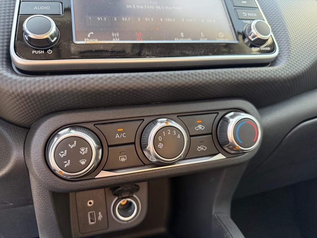 2025 Nissan Kicks Play S photo 7