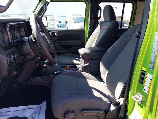 2025 Jeep Wrangler Rubicon photo 3