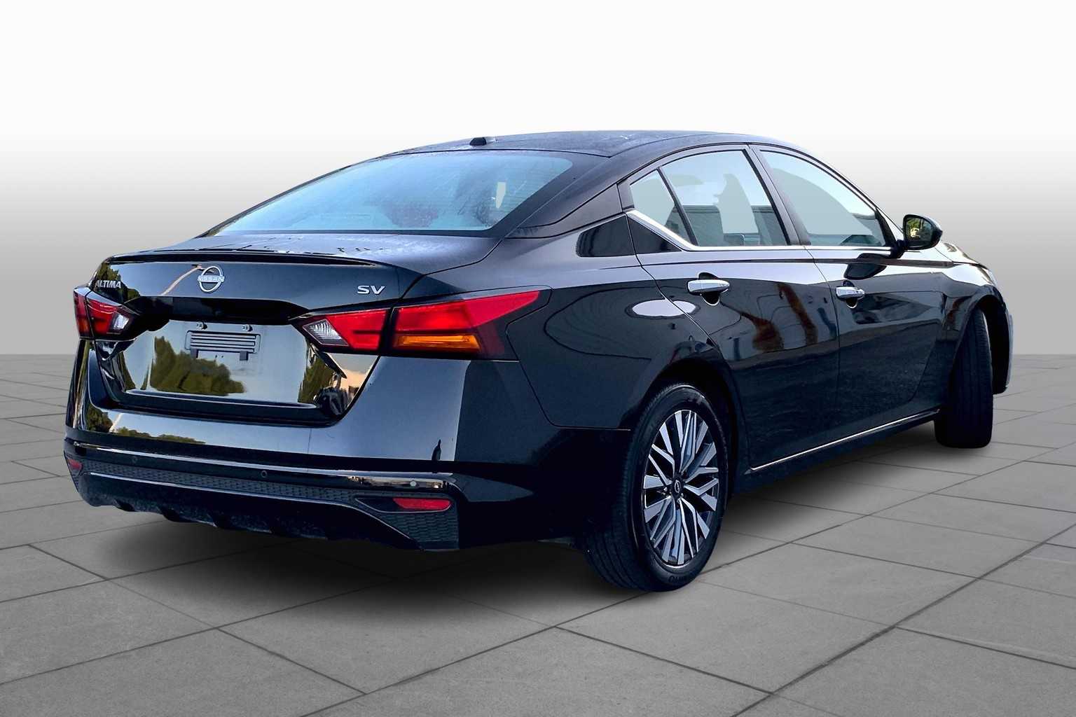 2024 Nissan Altima 2.5 SV photo 12