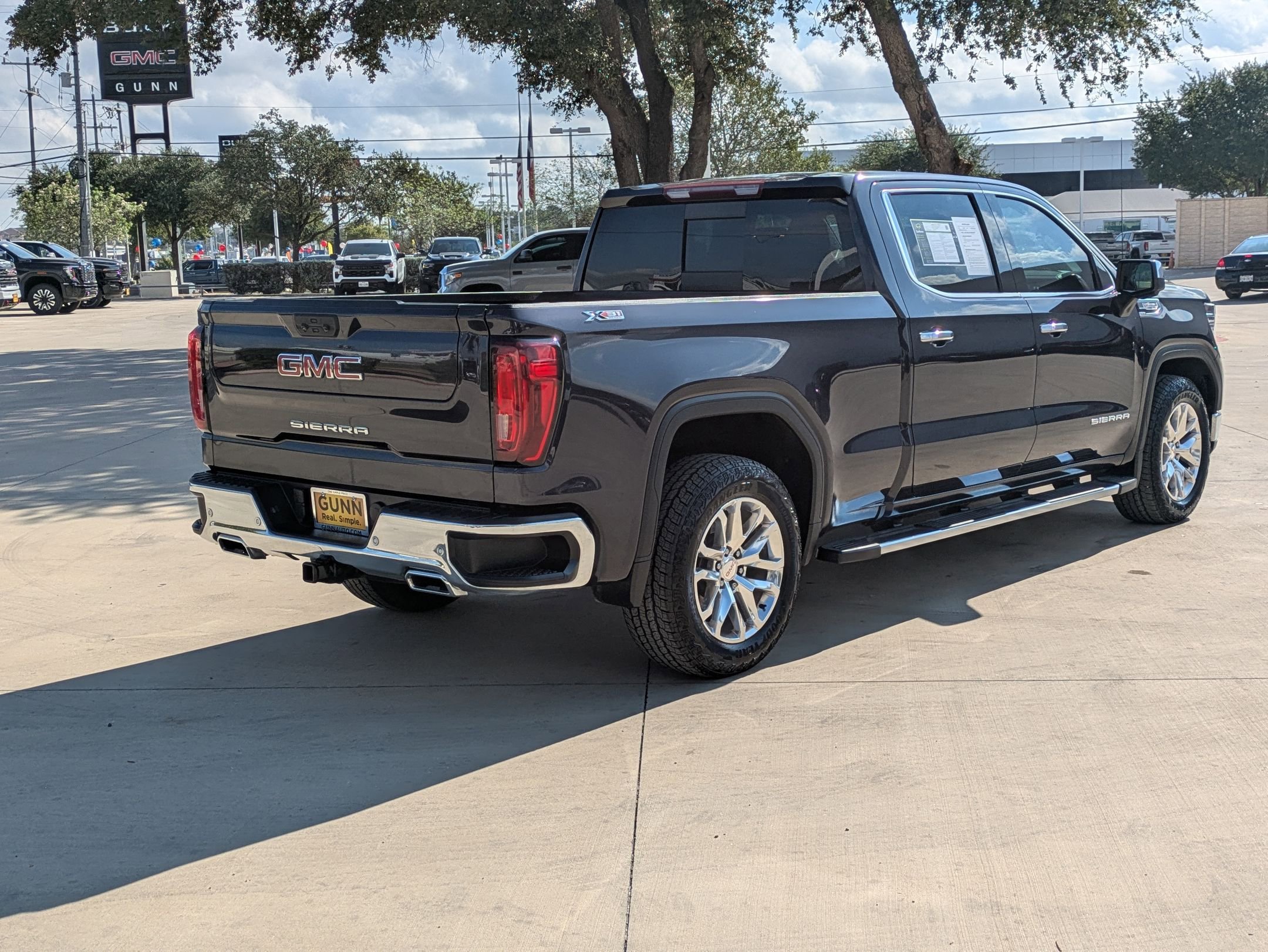 2022 Gmc Sierra 1500 SLT photo 2