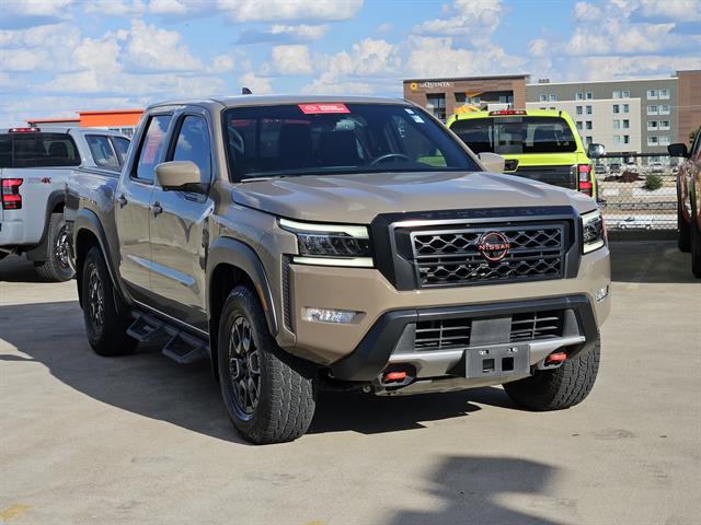 2022 Nissan Frontier PRO-4X photo 2