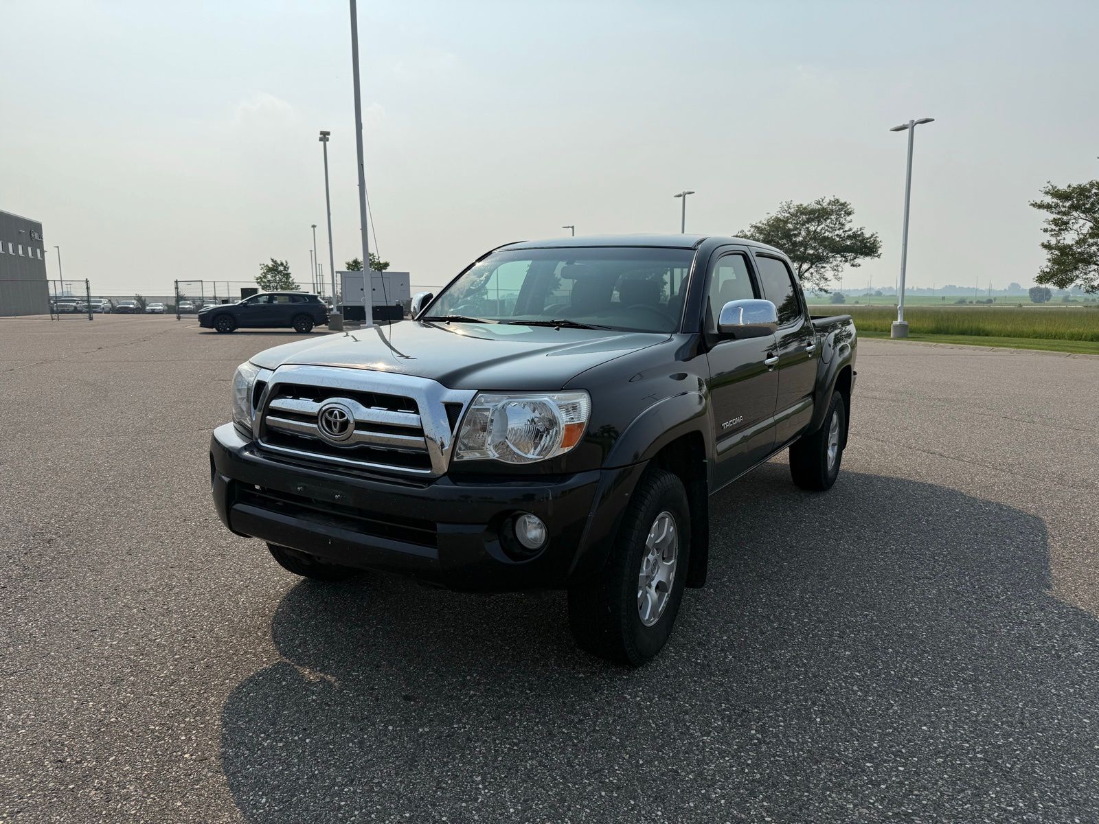 Used 2010 Toyota Tacoma Base with VIN 5TELU4EN2AZ723055 for sale in Willmar, Minnesota