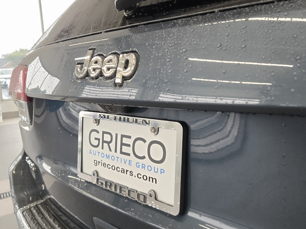 2020 Jeep Grand Cherokee Limited photo 12