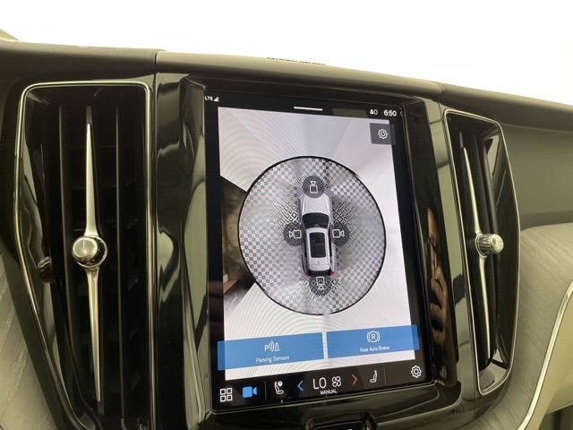 2024 Volvo XC60 Recharge T8 Plus photo 6