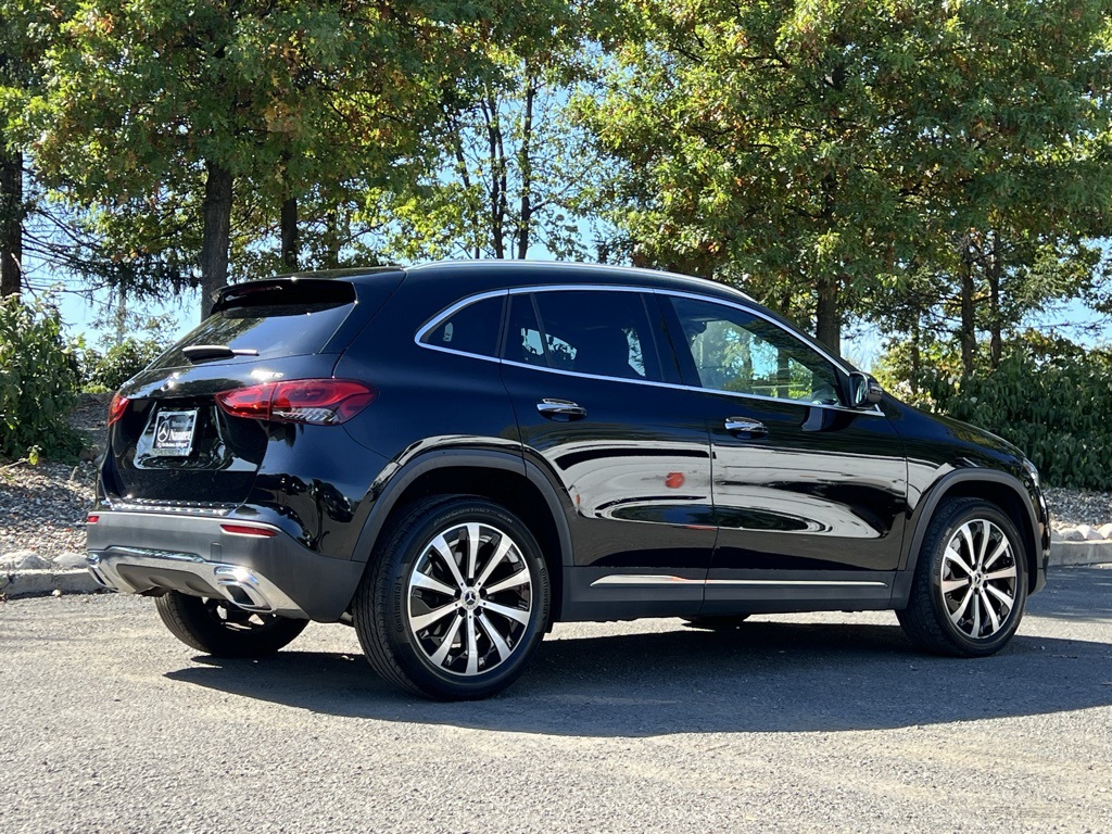 2022 Mercedes Benz GLA 250 4MATIC photo 3