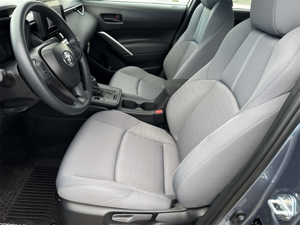 2026 Toyota Corolla Cross L photo 14