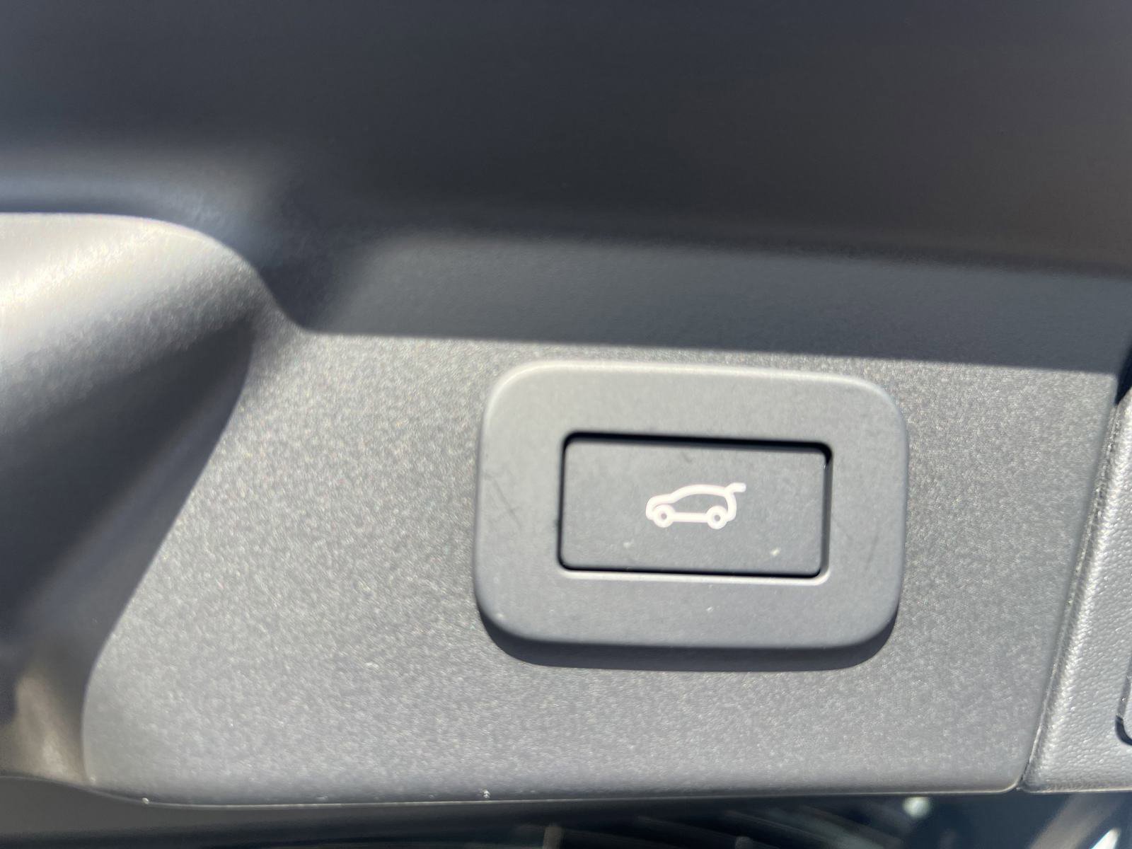 2025 Land Rover Range Rover Velar SE photo 29