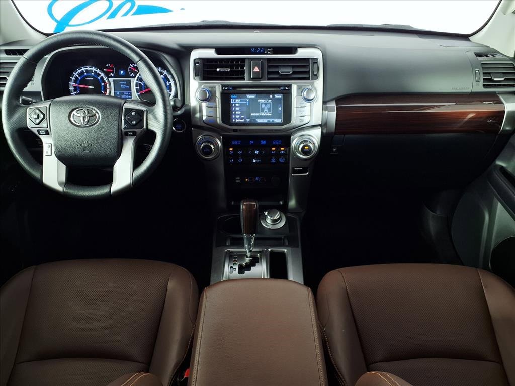 2019 Toyota 4Runner SR5 photo 3