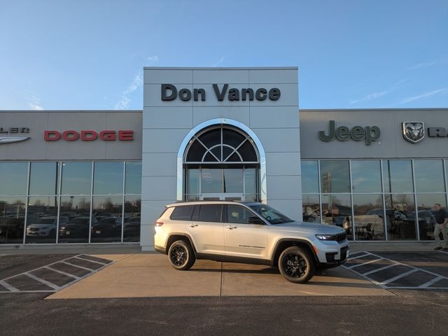 2025 Jeep Grand Cherokee L Altitude's photo