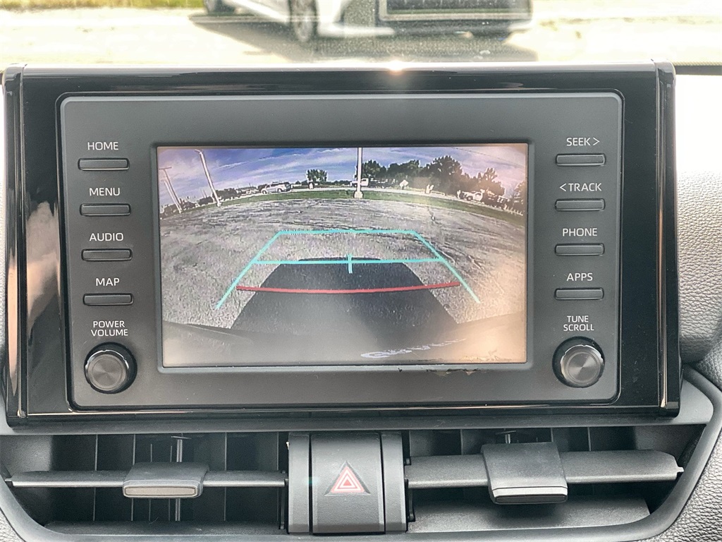 2019 Toyota RAV4 LE photo 20