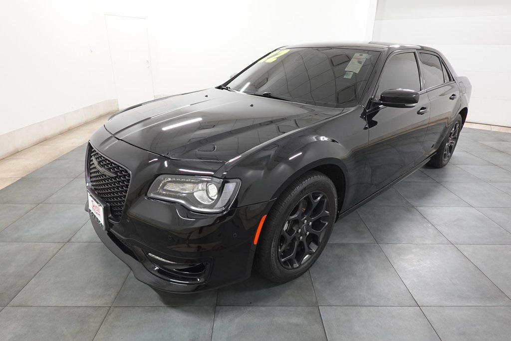 2022 Chrysler 300 Touring L's photo