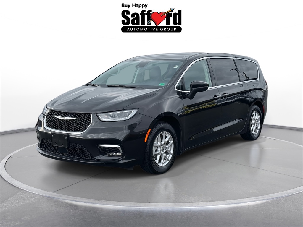 2023 Chrysler Pacifica Touring L's photo