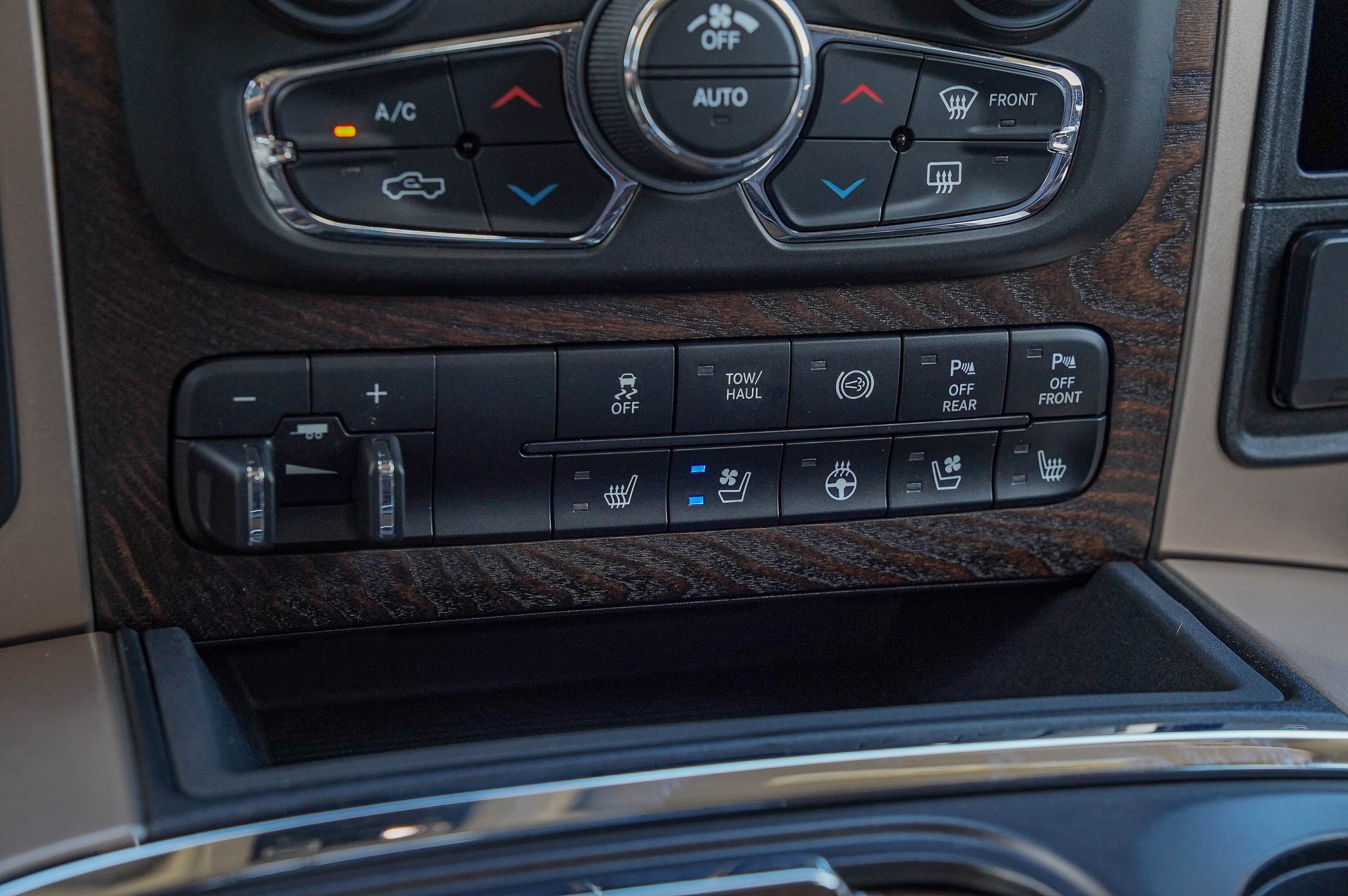 2018 Ram 3500 Laramie Longhorn photo 19