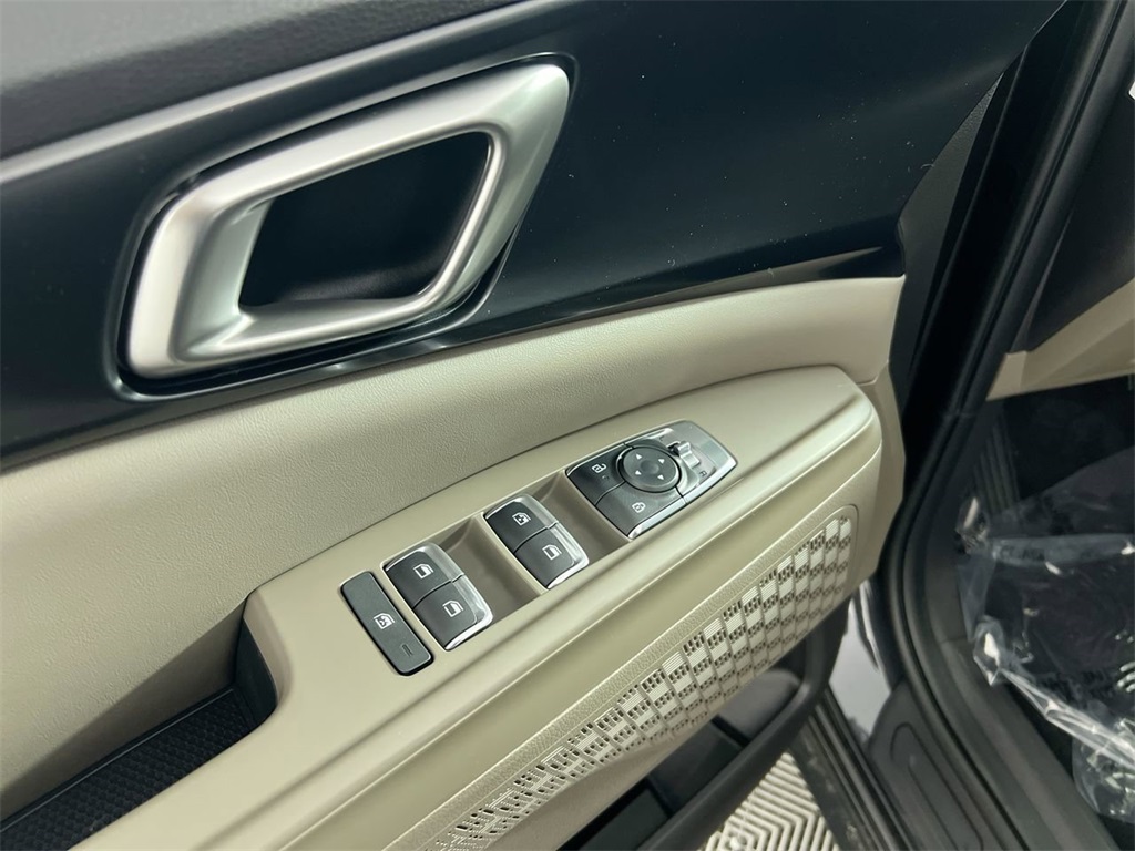 2026 Kia Carnival LX photo 14