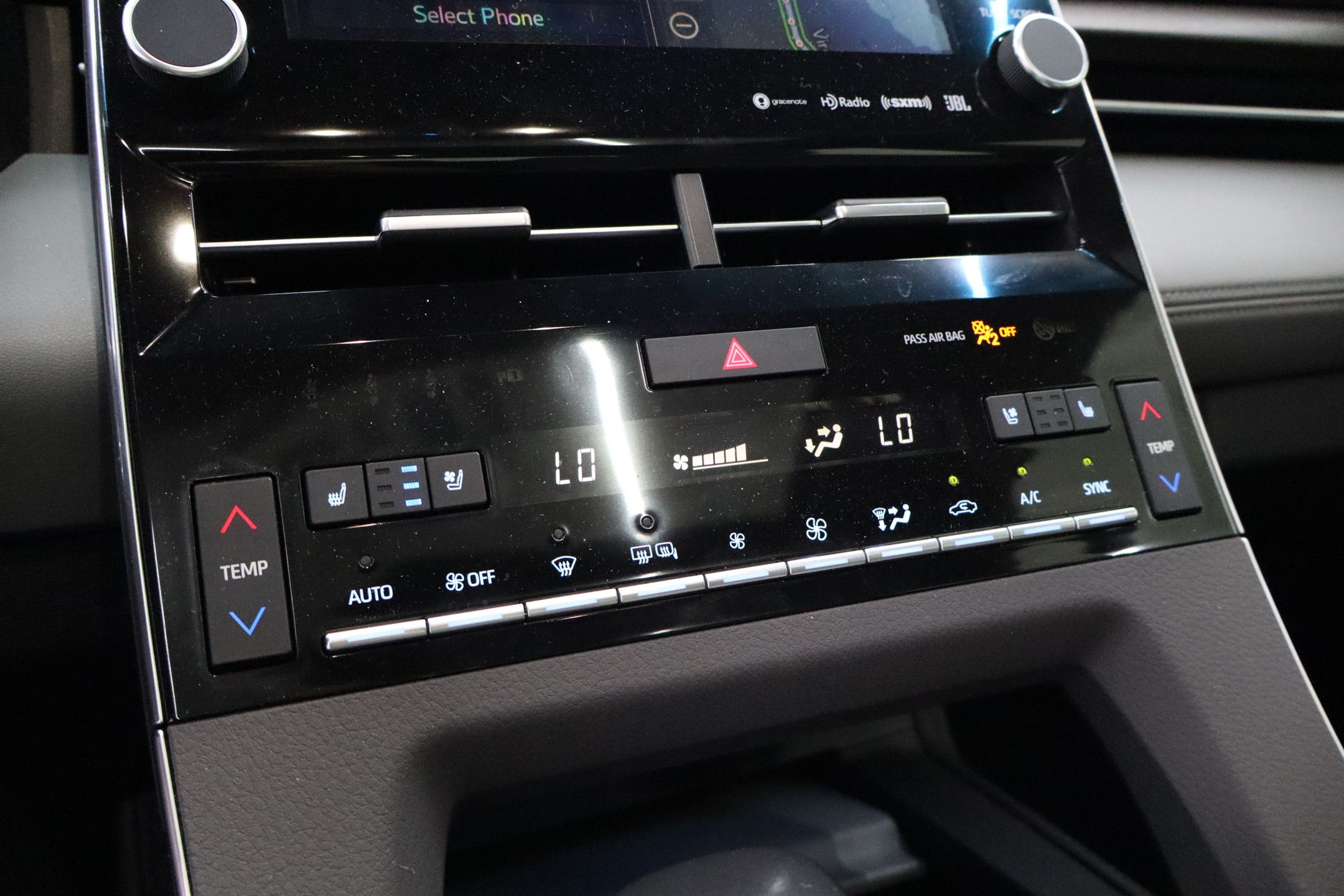 2019 Toyota Avalon Limited photo 21