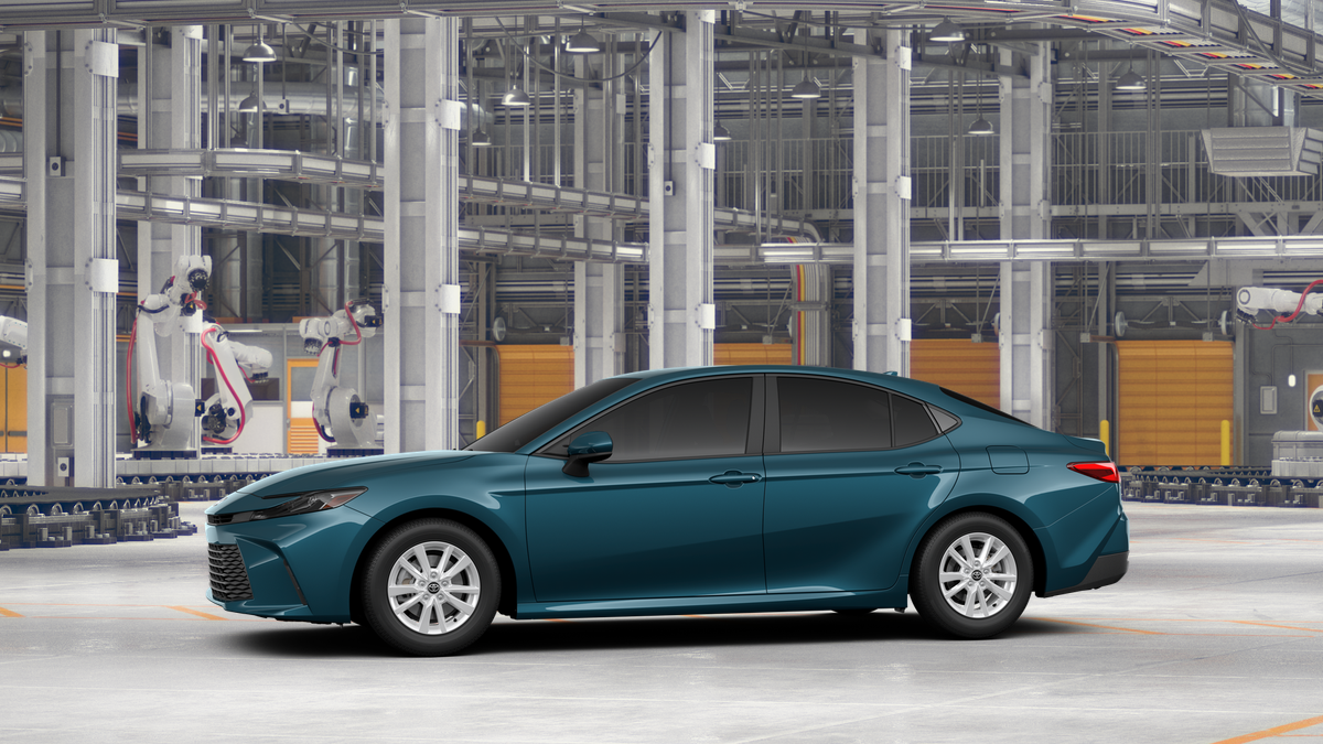 2025 Toyota Camry LE photo 3