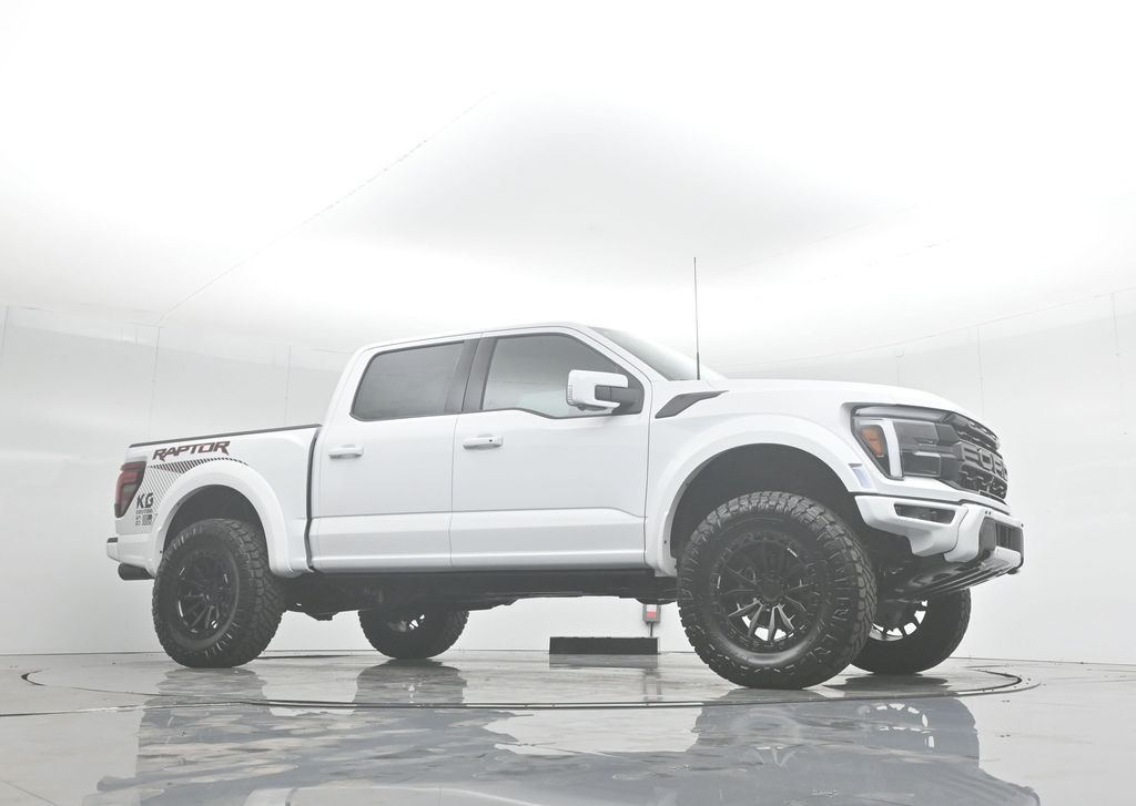 2025 Ford F-150 Raptor photo 2