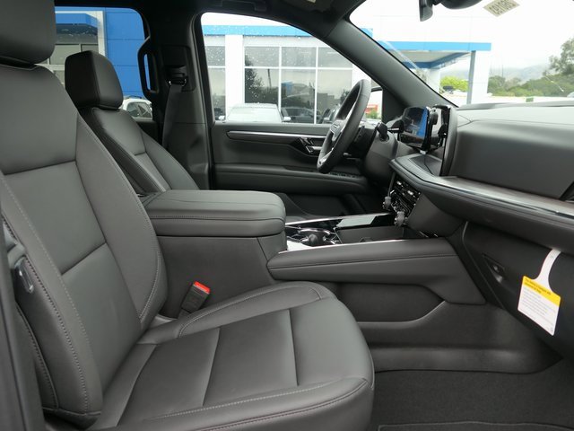 2026 Chevrolet Suburban LT photo 22