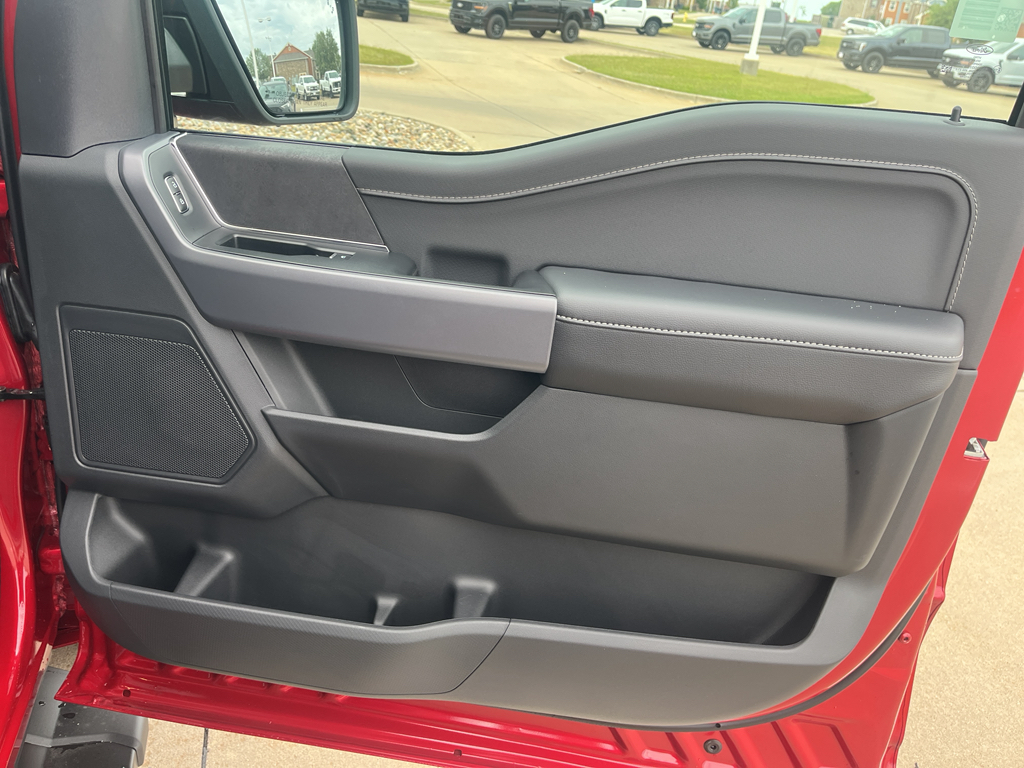 2025 Ford F-150 XLT photo 29