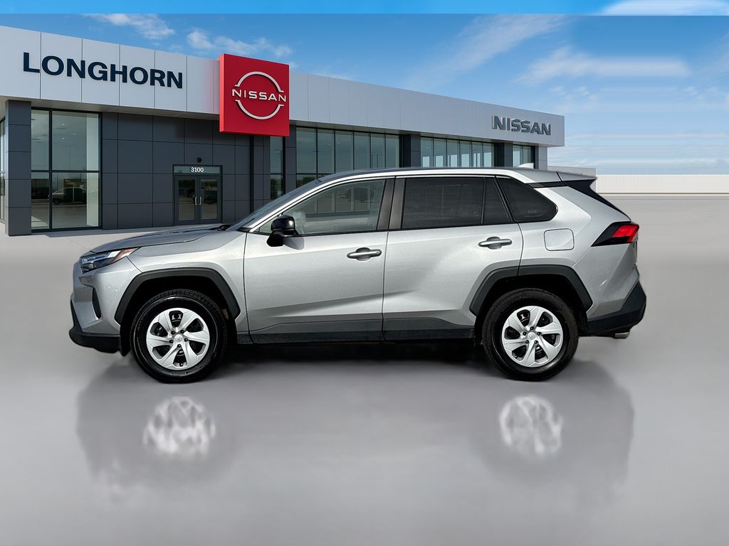2024 Toyota RAV4 LE photo 2