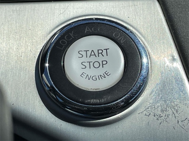 2011 Nissan Murano S photo 23