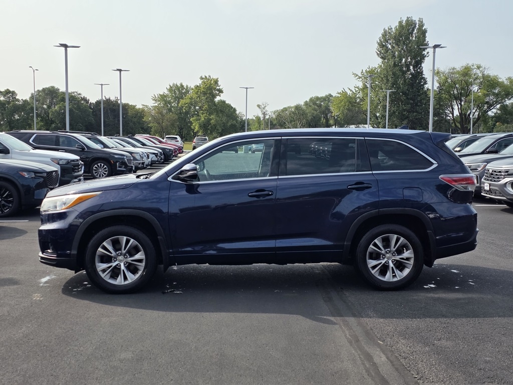 Used 2015 Toyota Highlander XLE with VIN 5TDJKRFH6FS182244 for sale in St. Cloud, Minnesota