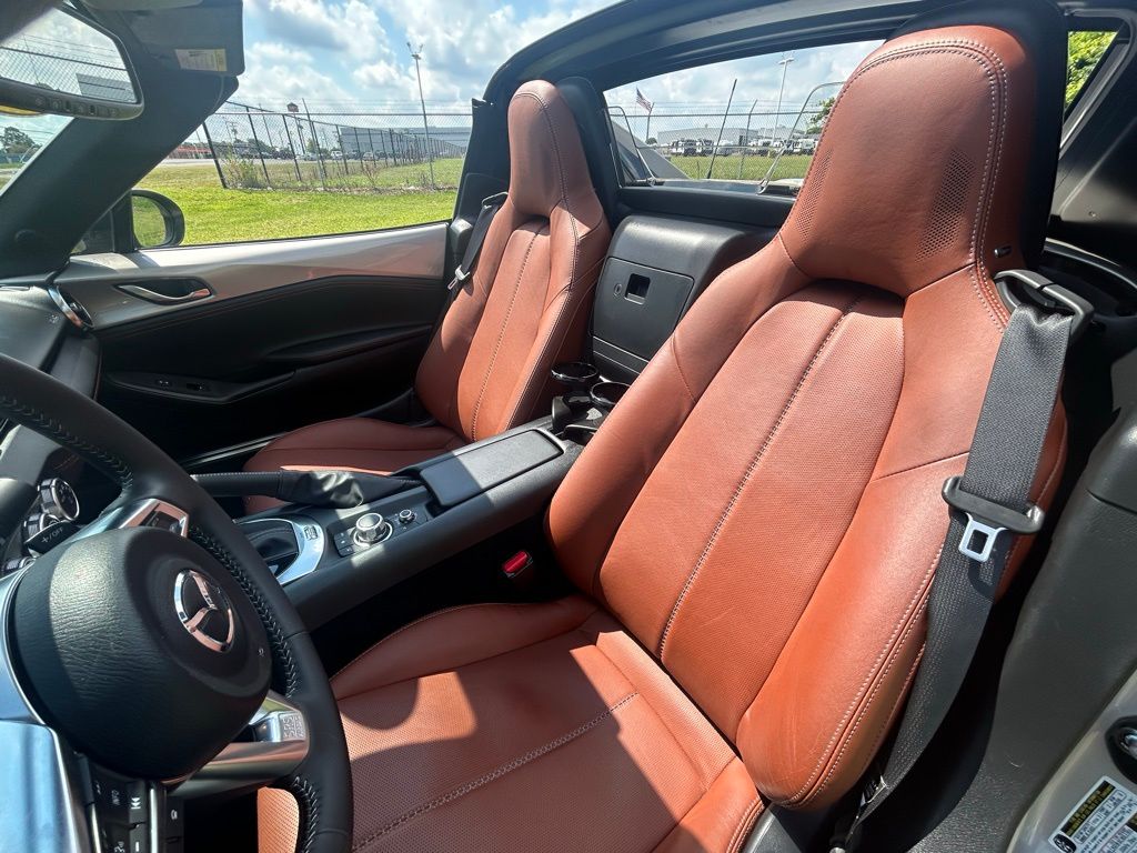 2023 Mazda MX-5 Miata RF Miata Grand Touring photo 17