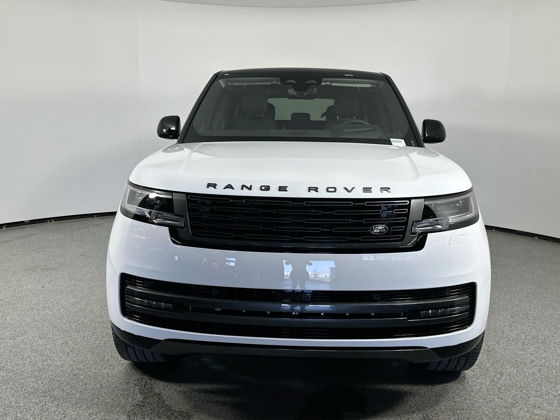 2025 Land Rover Range Rover SE photo 2