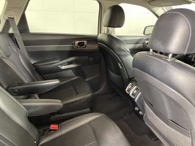 2022 Kia Sorento Hybrid S photo 16