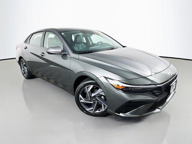 2025 Hyundai Elantra Limited's photo