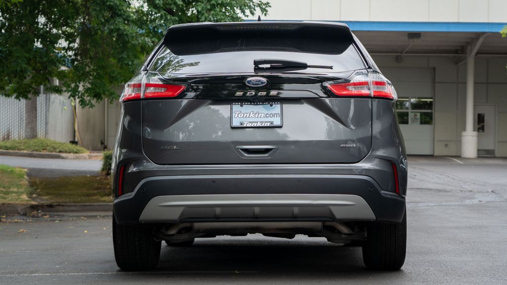 2022 Ford Edge SEL photo 5