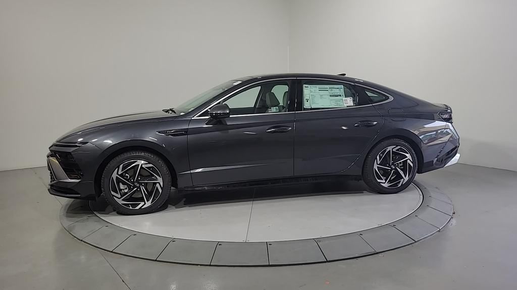 2024 Hyundai Sonata SEL Convenience photo 2