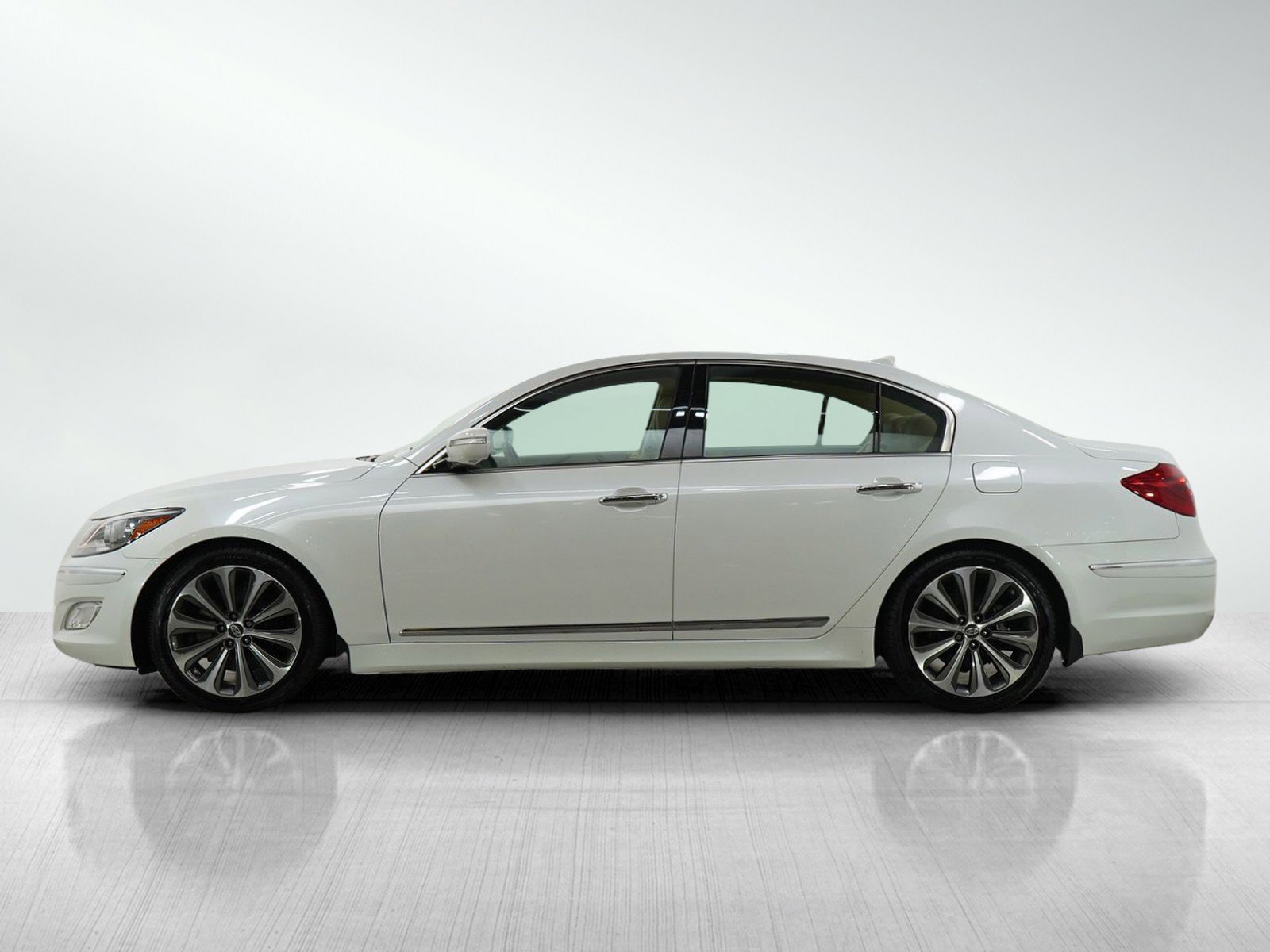 Used 2013 Hyundai Genesis 5.0 R-Spec with VIN KMHGC4DH8DU235849 for sale in Minneapolis, Minnesota