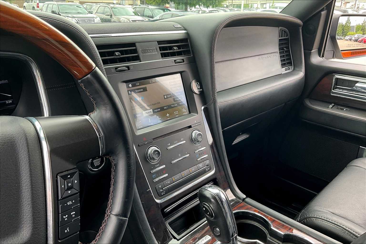 2017 Lincoln Navigator L Reserve photo 5