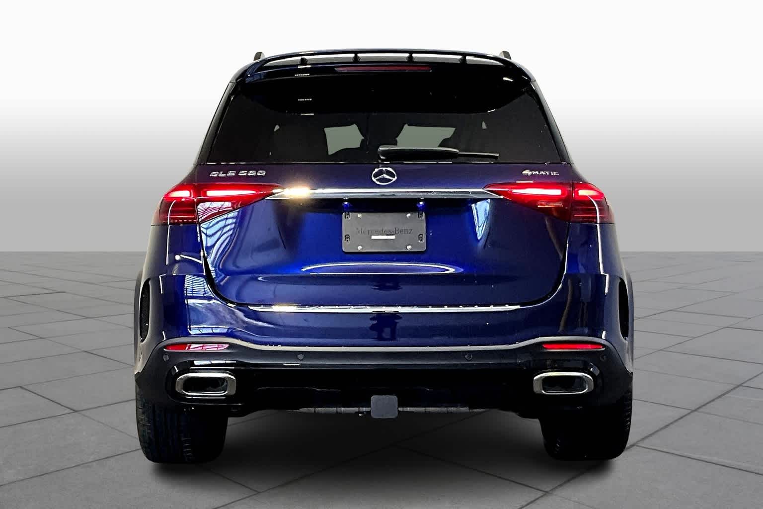 2025 Mercedes Benz GLE 580 4MATIC photo 4