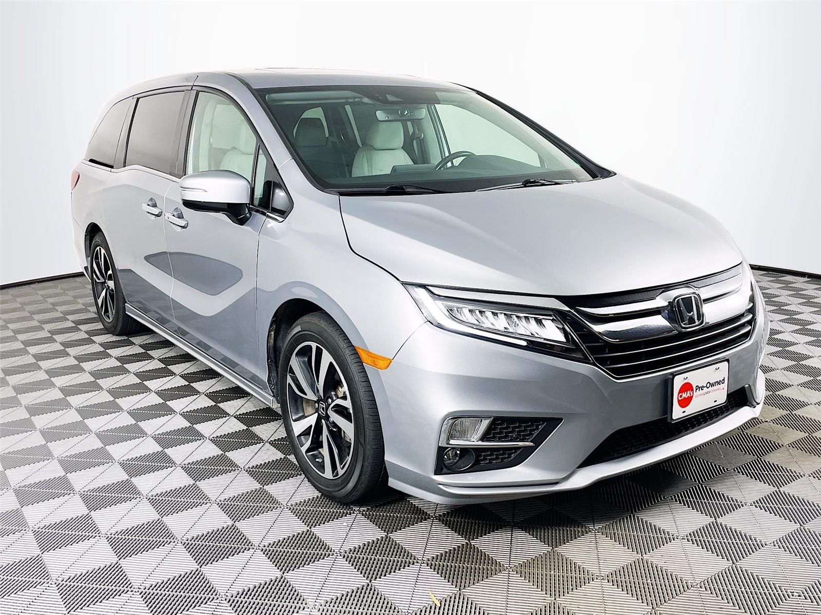 2018 Honda Odyssey Elite's photo