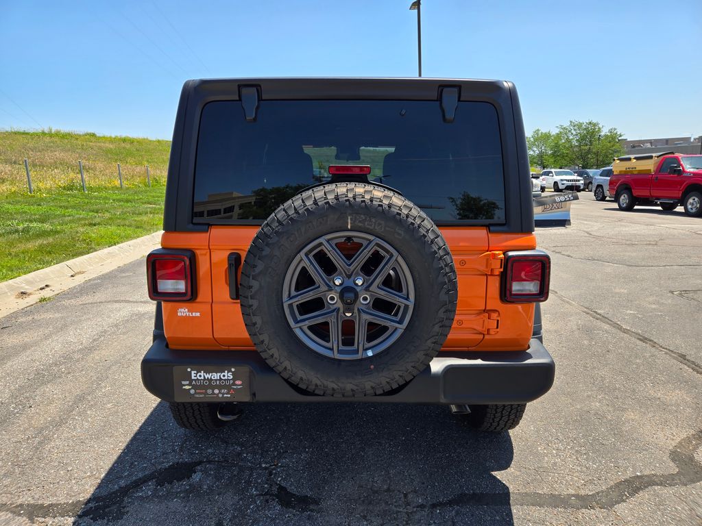 2025 Jeep Wrangler Sport S photo 4