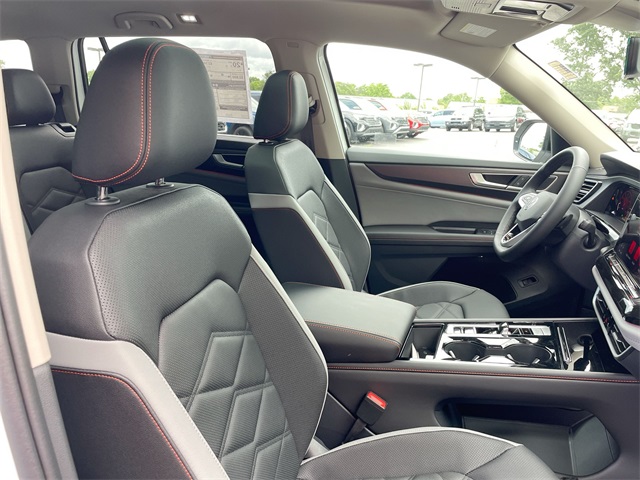 2025 Volkswagen Atlas Peak Edition SE Technology photo 21