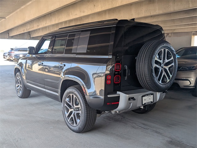 2025 Land Rover Defender 110 S photo 2