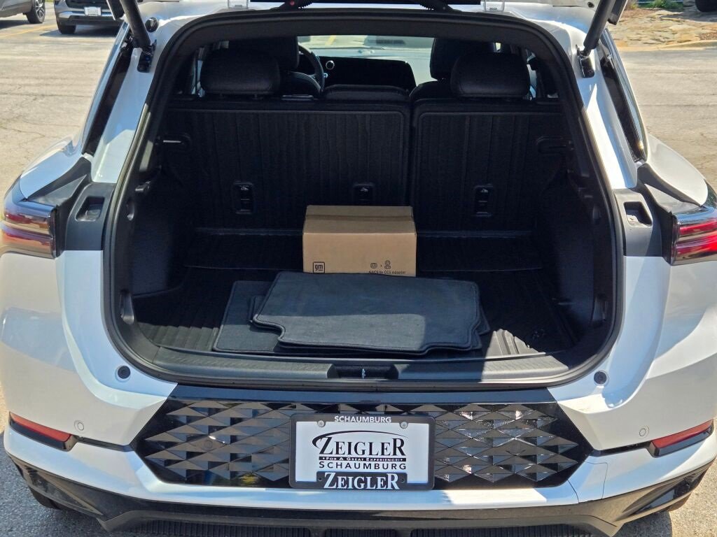 2025 Chevrolet Equinox EV 3RS photo 12
