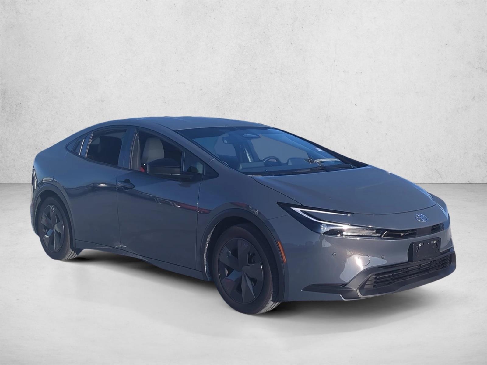 2024 Toyota Prius LE photo 3