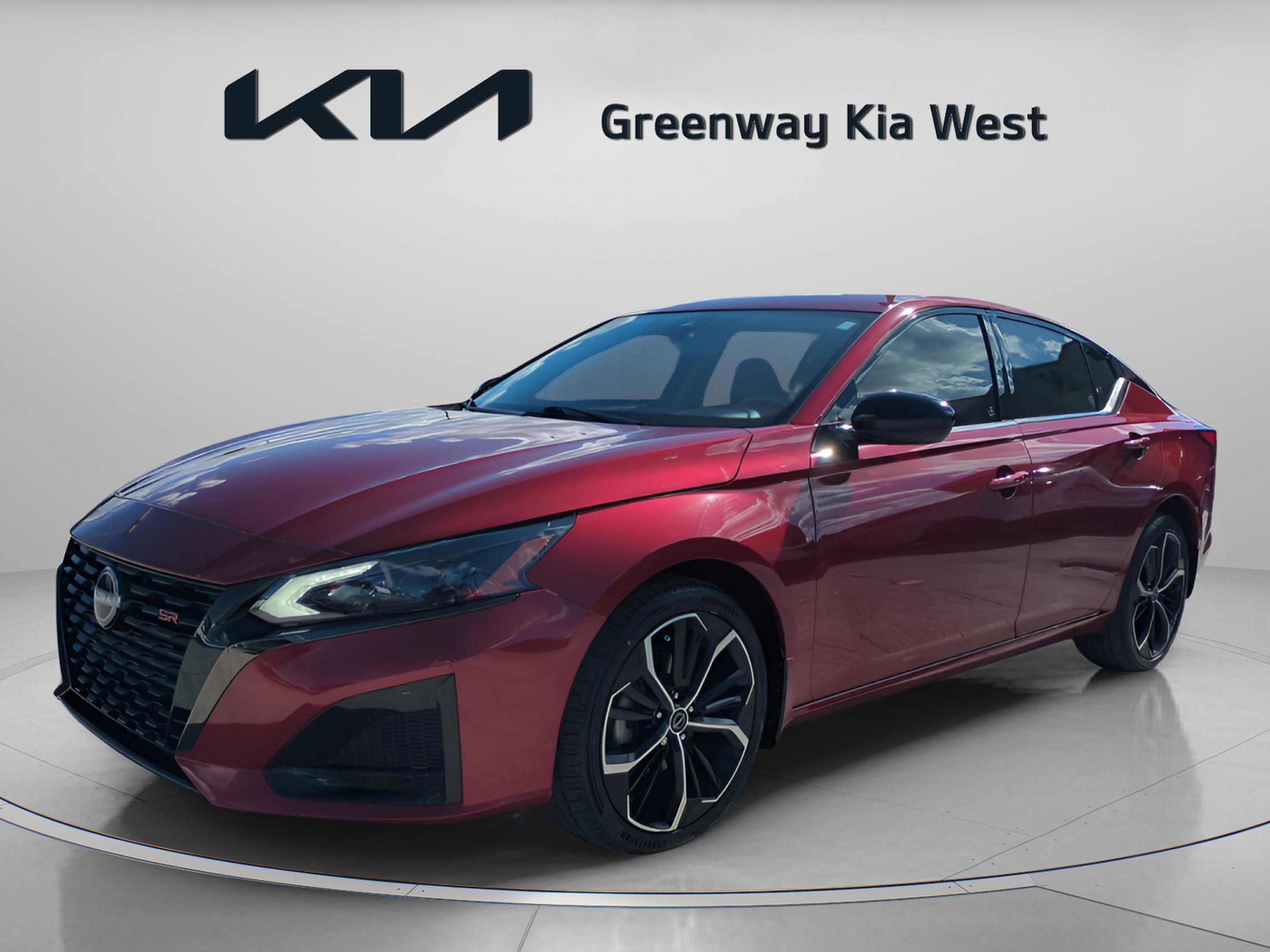 2023 Nissan Altima 2.5 SR photo 3