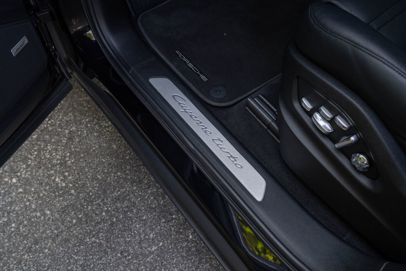 2020 Porsche Cayenne Turbo photo 23