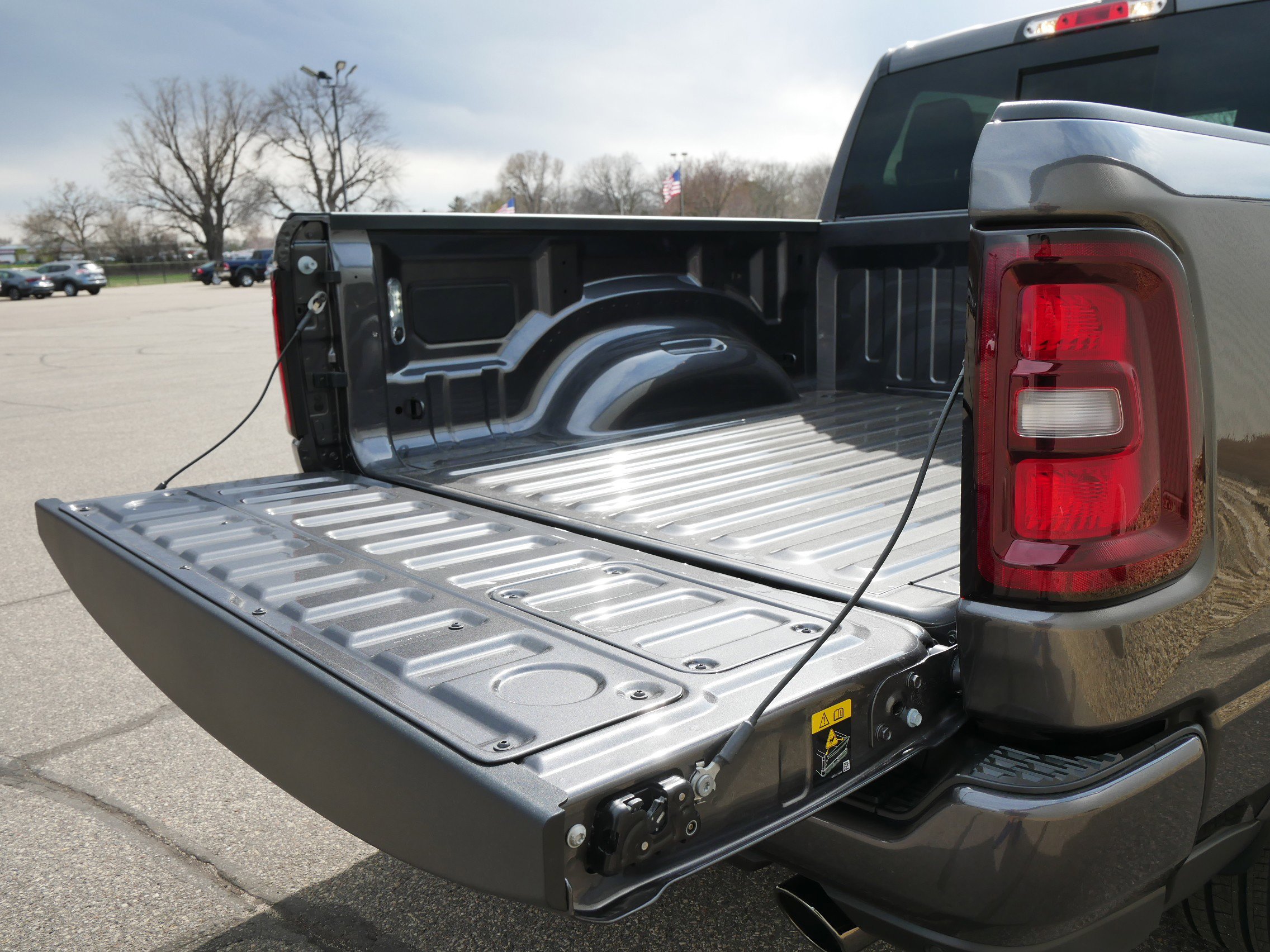 2025 Ram 1500 Laramie photo 4