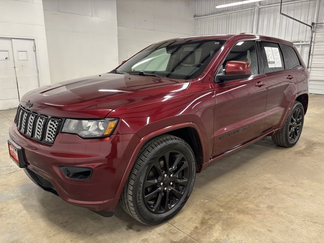 2020 Jeep Grand Cherokee Altitude photo 2