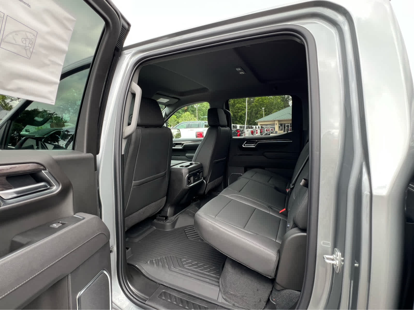 2025 Chevrolet Silverado 1500 LTZ photo 7